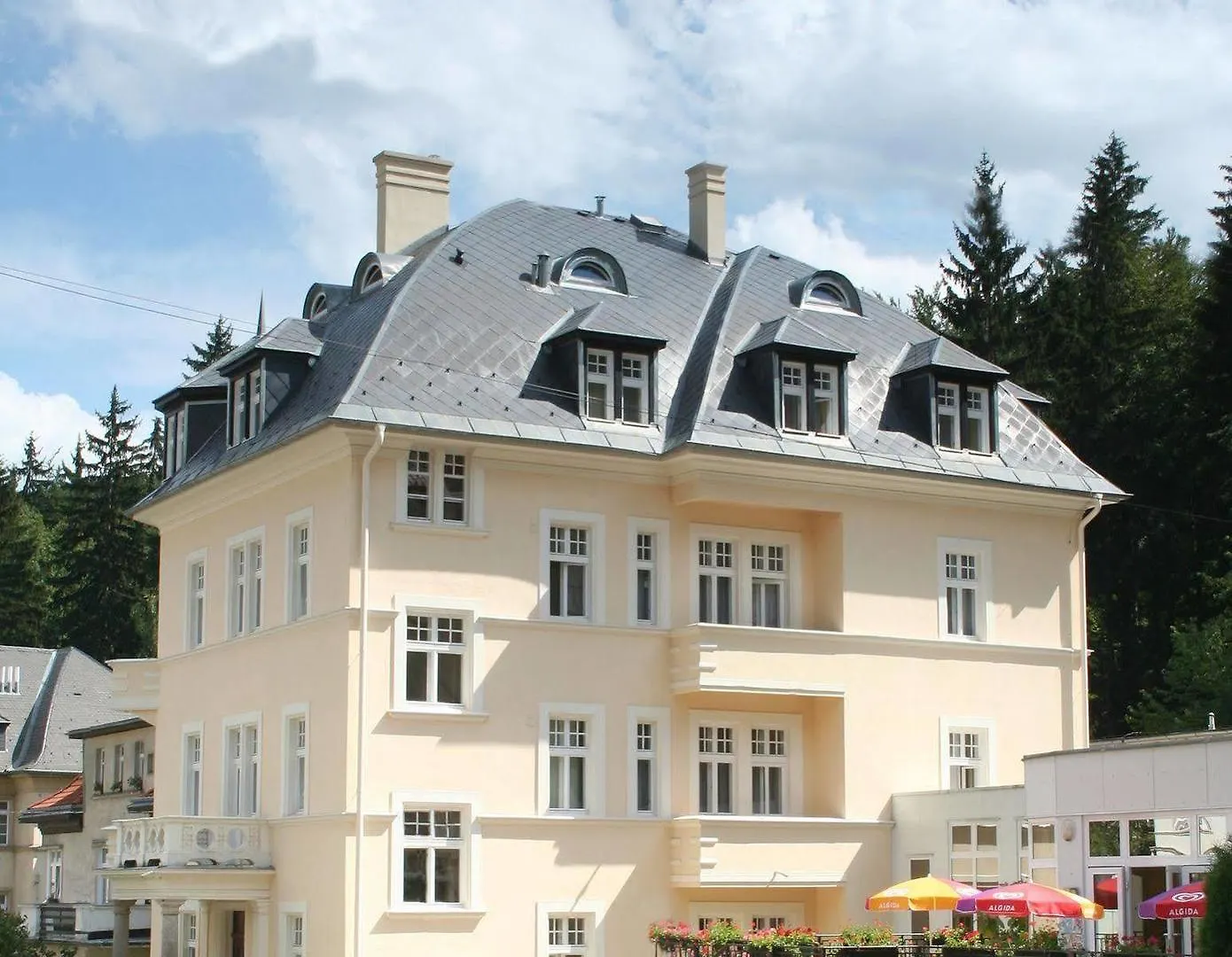 Lázeňská léčebna Mánes Hotel KLV